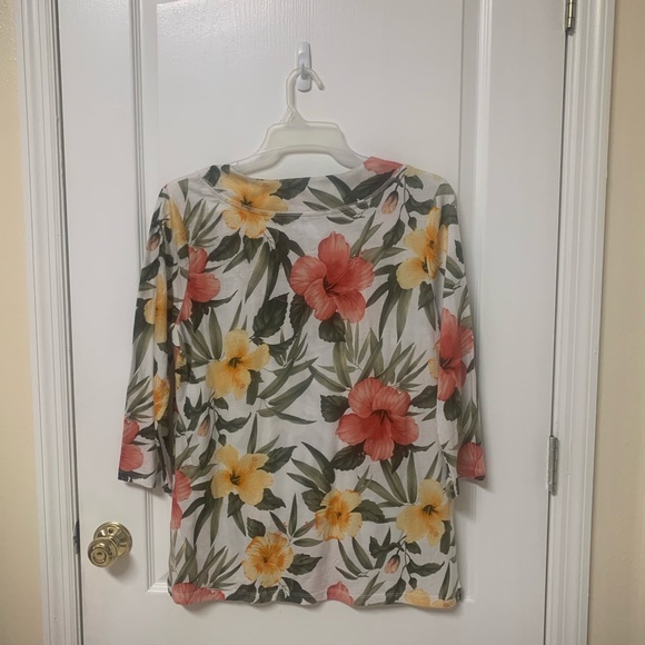 Caribbean Joe Floral Top. Size XL - Picture 5 of 7
